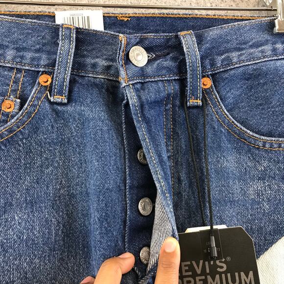 New Levi’s Premium Women Deconstructed Hem Denim Skirt in Halfsies size 24 - Picture 3 of 13